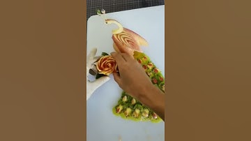 Hướng dẫn cắt tỉa trái kiwi thành con công siêu đẹp #Shorts