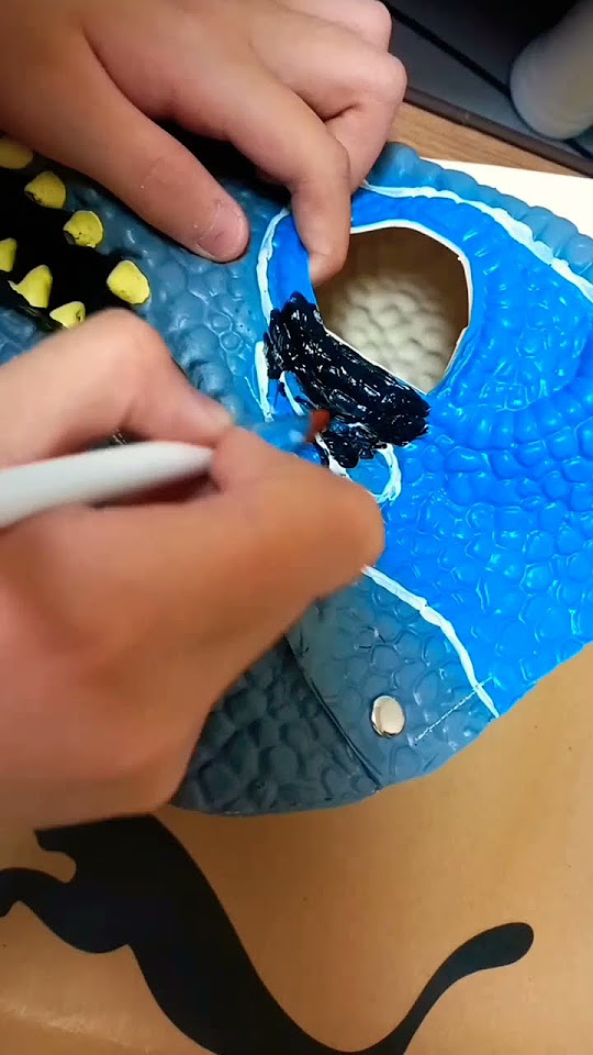 как я начинала красить маску раптора 😁 - YouTube