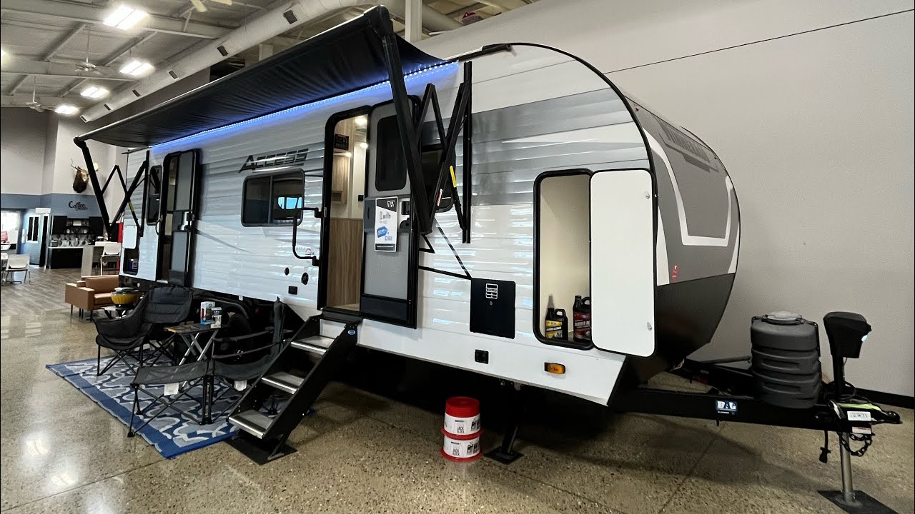 RV CLEARANCE CLEAR-OUT SALE AT VEURINKS RV CENTER IN GRAND RAPIDS, MI! 2024 Winnebago Access 28FK