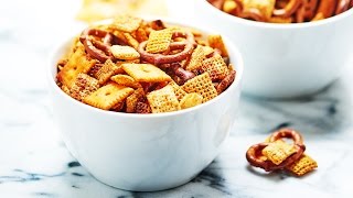 Slow cooker chex mix recipe - show me the yummy - episode 24
