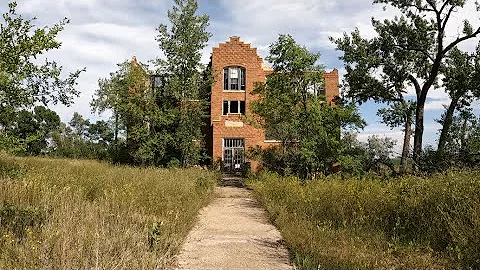 Almost a Ghost Town on the SOO Line – Balfour, North Dakota