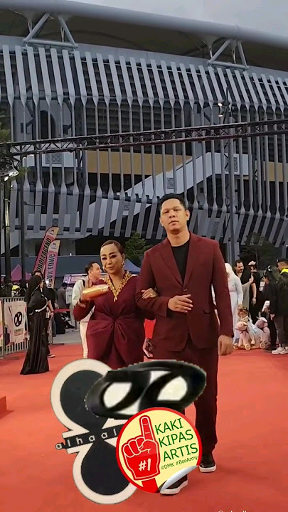 Amylea Azizan dan Suami di Red Karpet AJL38...