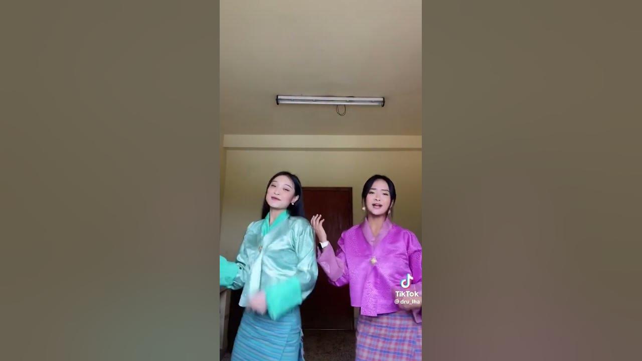 Bum Jarim Ticktok By Two Beautiful Girl Youtube