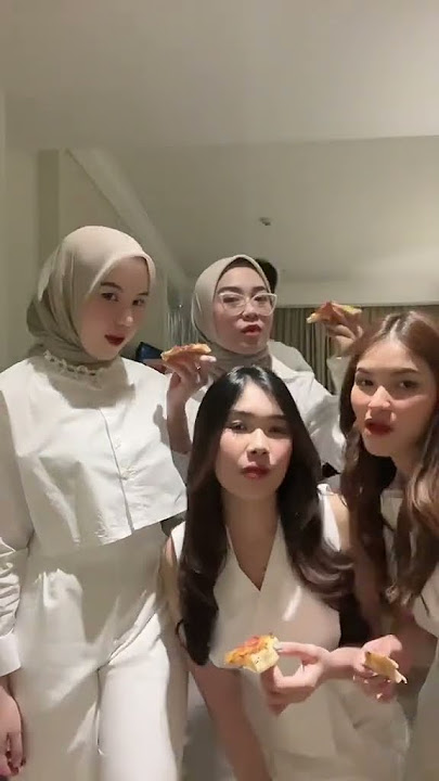 1 cowo vs 4 cewe