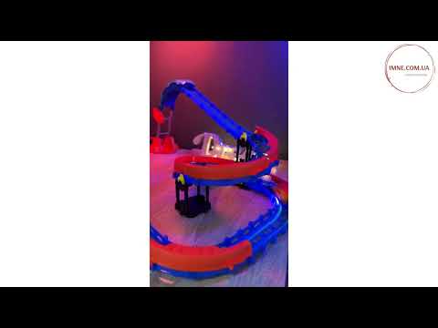 Автомобильный трек гоночная трасса для машинок 42 предмета Световая дорога со спуском Спорткар для переворотов, видео 1