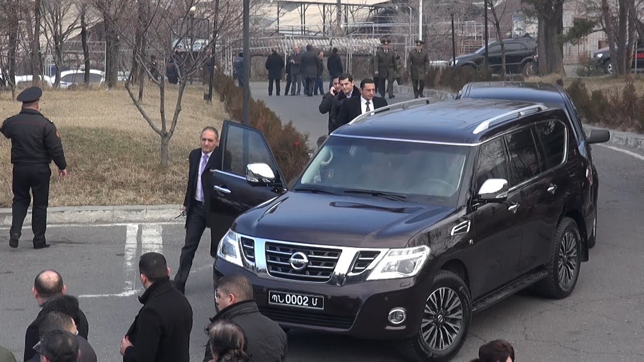 Ովքեր Հայոց բանակի օրվա առթիվ այցելեցին Եռաբլուր