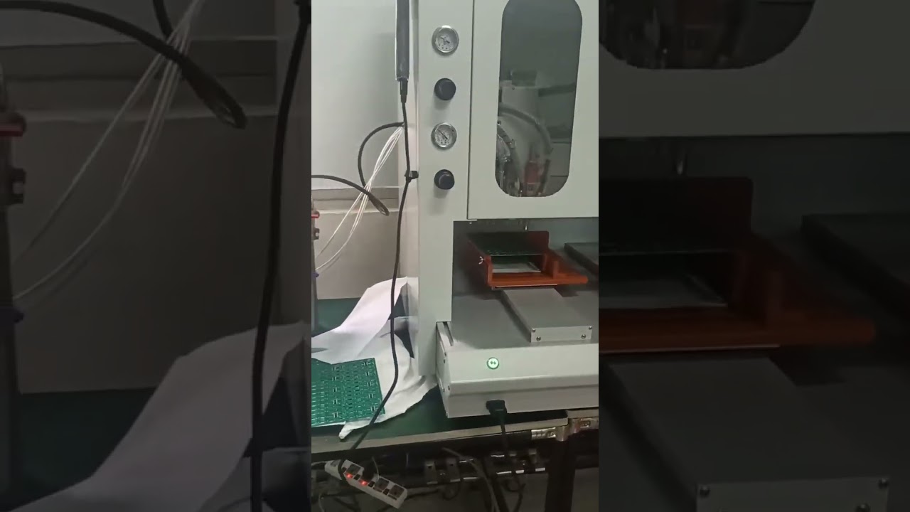 Selective coating machine, fully automatic three proof paint factory, UV three proof glue spraying m