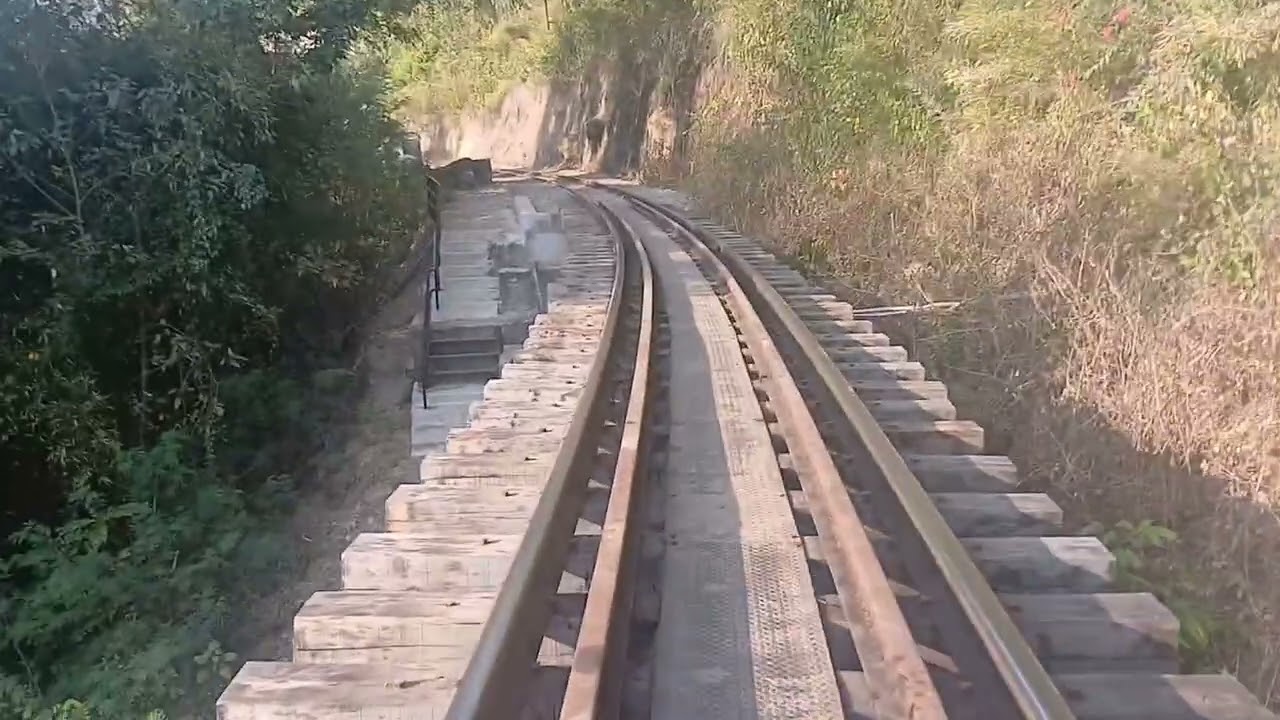 เดินเลาะสะพานวังโพ ชมหน้าผามรณะที่เที่ยวเมืองกาญจน์🏞