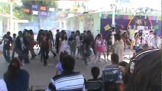 SECUNDARIA 10 NUEVO LAREDO, BAILE THRILLER / HEADS WILL ROLL / GLEE 2012