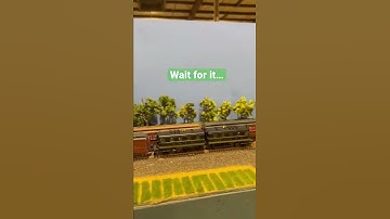 PRR DD1 (HO) | Derailment! 😱😱😱