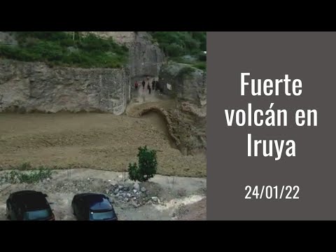 Un fuerte volcán en Iruya, en el río Milmahuasi