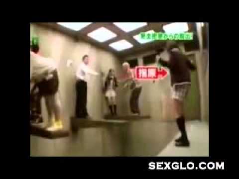 crazy-japanese-disappearing-floor-prank