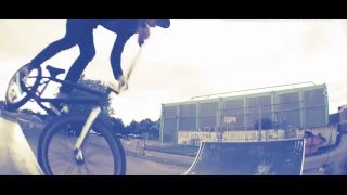 U.N.C.R.N BMX freestyle video * Broken bone * No helmet * Crash