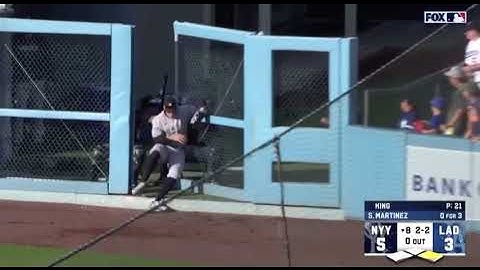 AARON JUDGE BREAKS OPEN THE DODGERS’ BULLPEN DOOR TO MAKE INSANE CATCH