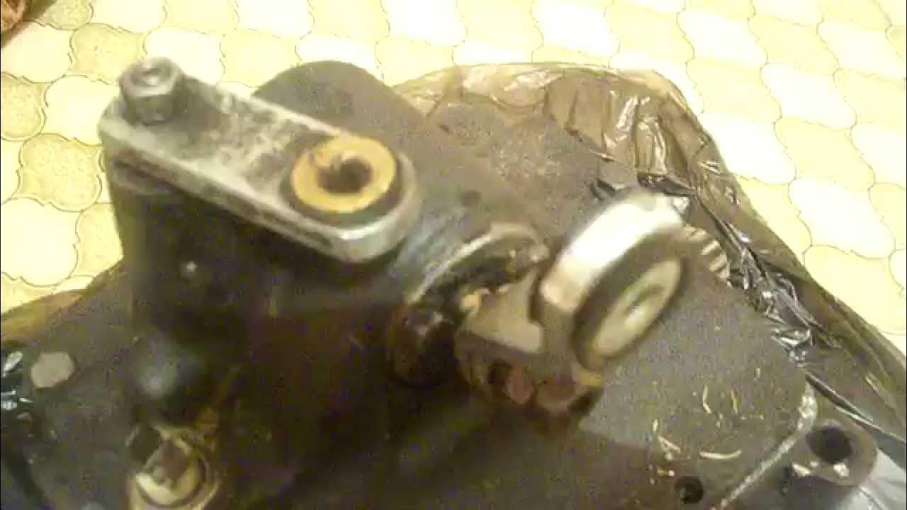 Не включается 2 передача уаз. Кпп уаз 3303 шестерня первой передачи. Крышка переключения передач уаз 469. Шестерня задней передачи уаз 3303. Уаз 469 заклинила вторая передача.