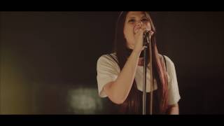 What a Beautiful Name - Hillsong Worship (cover em português por Além dos Cravos)