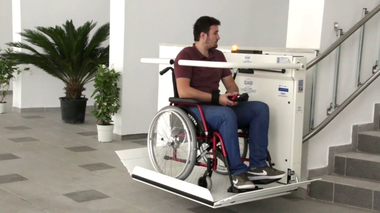 Platforma de transport persoane cu dizabilitati locomotorii - YouTube