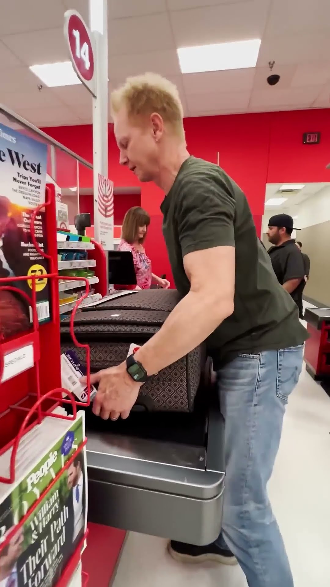 Hiding a Contortionist in a Suitcase and Buying it #shorts