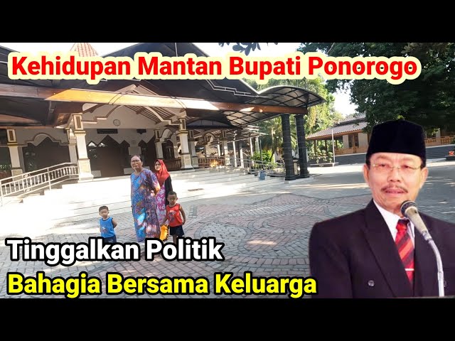 Rumah Jawa Megah Mantan Bupati Ponorogo di Pelosok Desa class=