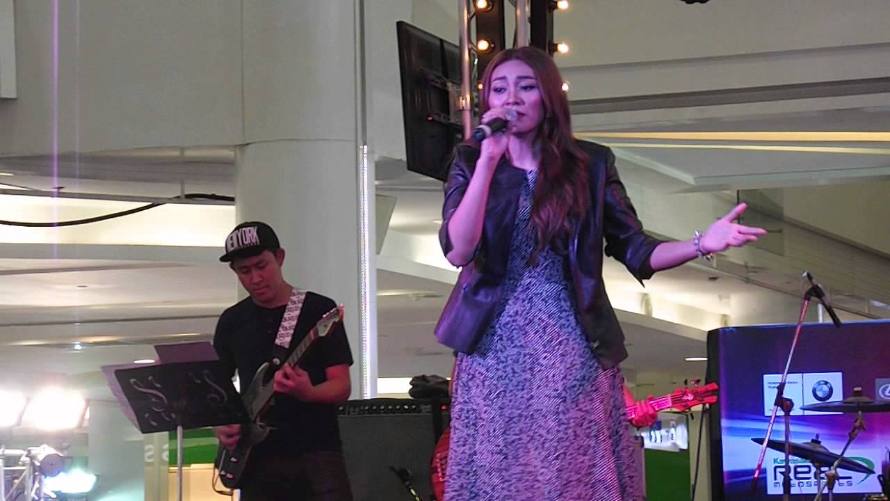 4โพดํา แก้ม ที่หนึ่งในหัวใจเธอ 27/9/15 @ Fashion Island