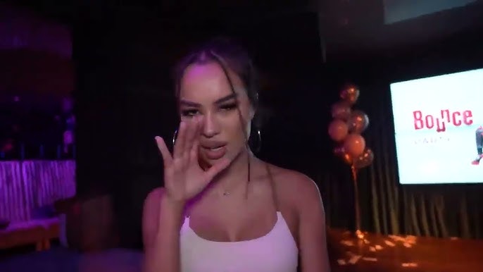 Qattiq mini yubkalarda porno suratlar