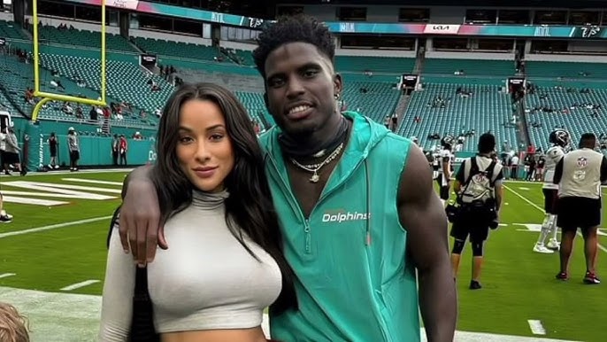 Miami Dolphins Star Tyreek Hill’s Wife Keeta Vaccaro Flaunts Baby Bump at Dolphins Game