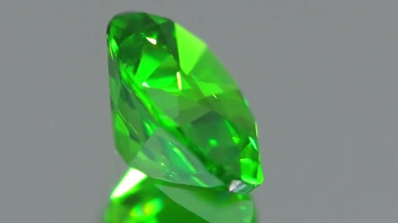 天然デマントイドガーネット 0.22ct 【煌めくグリーン】 ロシア