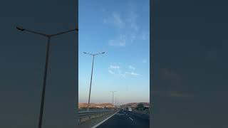 Aşk Ateşi Yakıyor Gönüllere Akıyor Özleyenler Bakıyor Medine Yollarına (Solist: Abdurrahmân ÖNÜL)