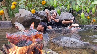 Catch big fish in river for food, Big fish curry tasty, Green mango Hot salt chili, pork head grill