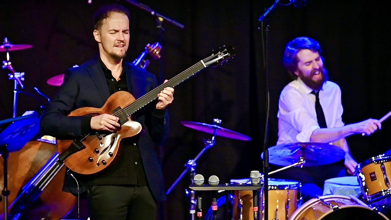 "Scene for morgenskyer" Gisle Torvik with Hardanger Big Band - live