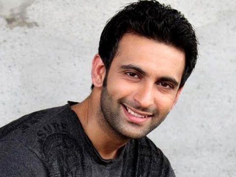 Nandish Sandhu & family photos, friends & relatives | Income, Net worth, Cars, Houses, Lifestyle