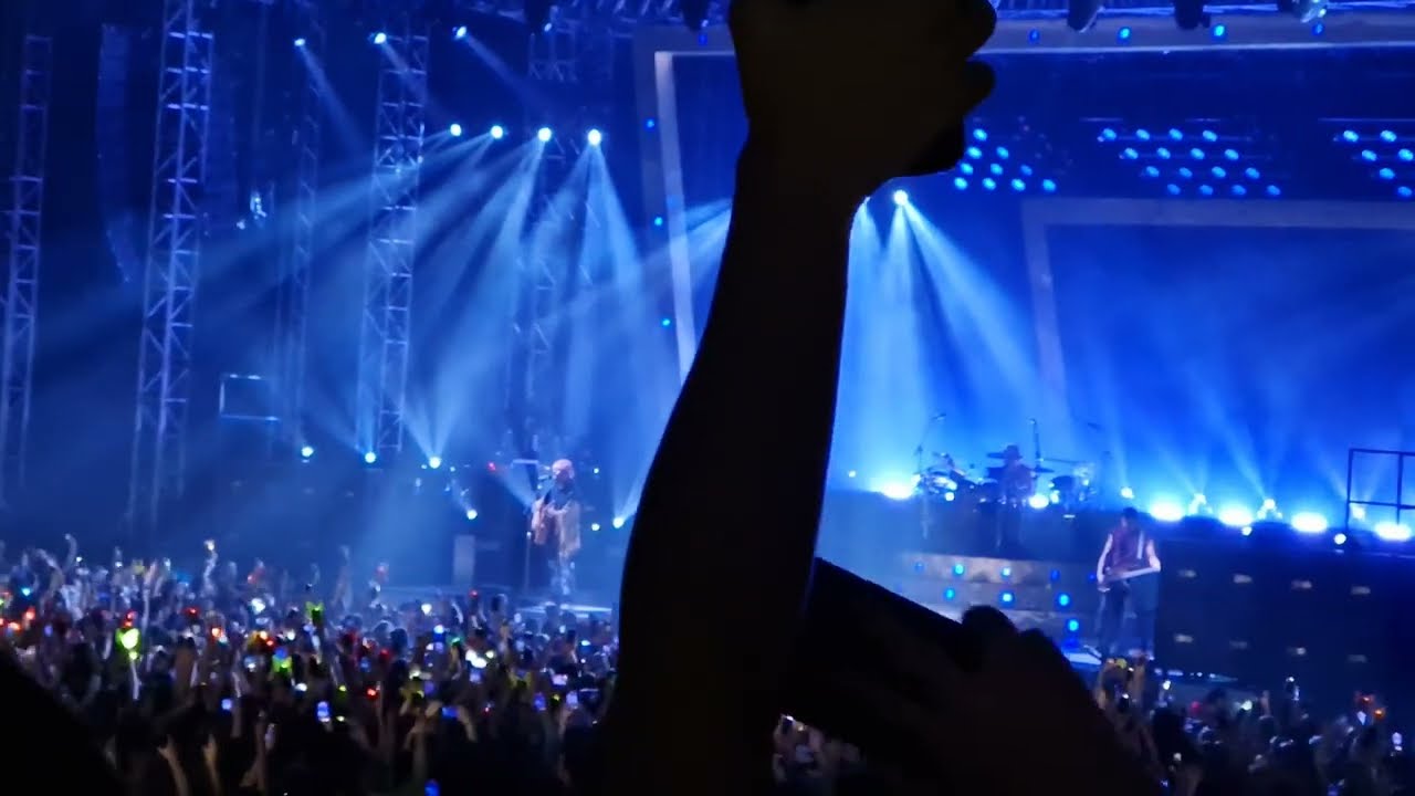 5SOS - Amnesia [Live in Prague] 4K (part 3/10)