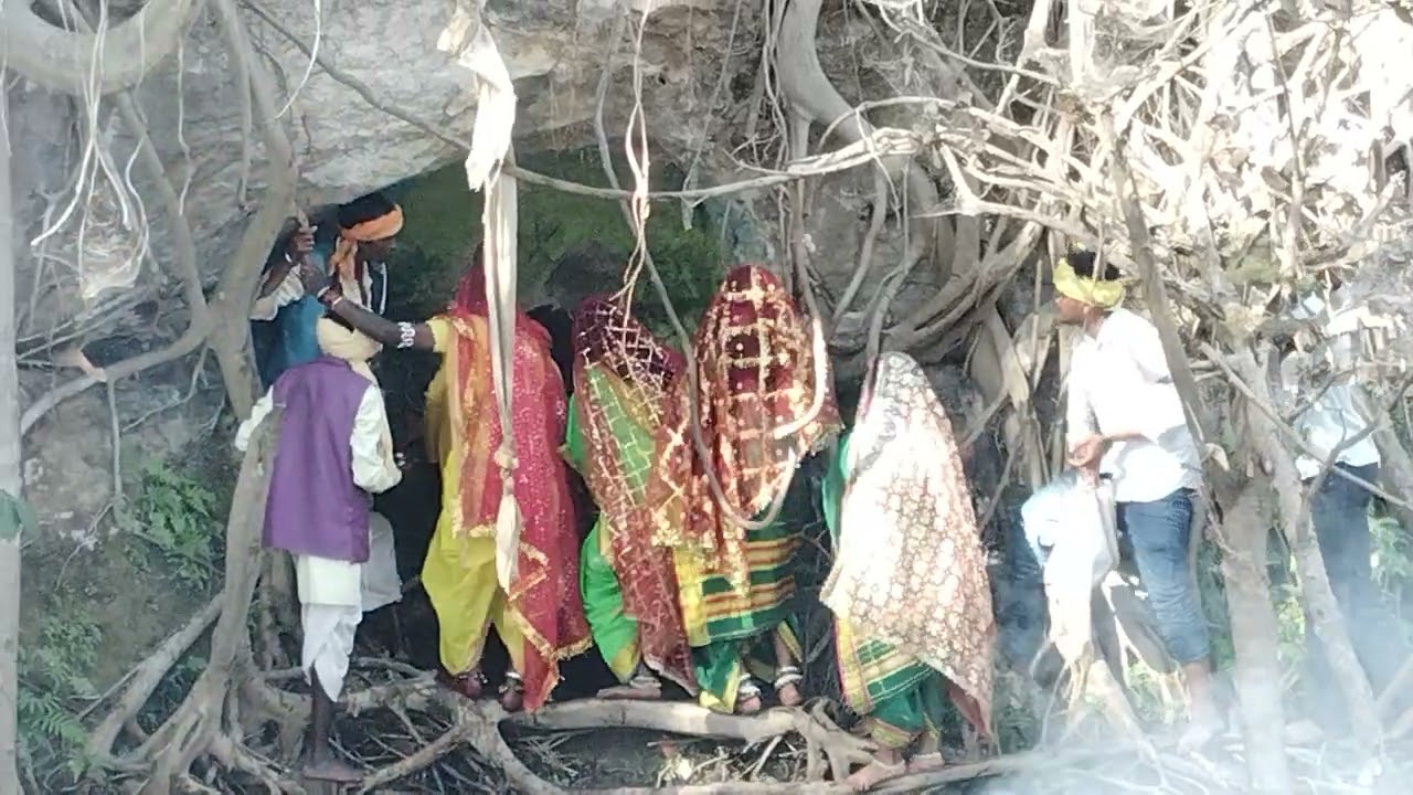 मढ देव में   देवी आते हुए🙏