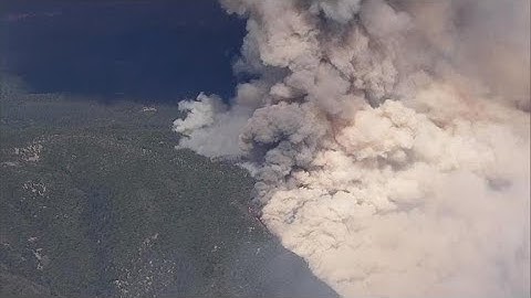 Race to save towns near Northern California wildfires