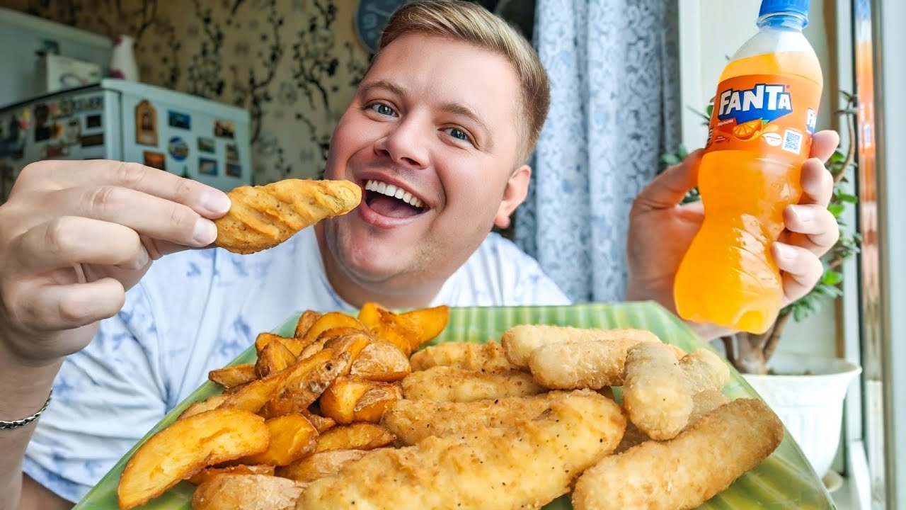 МУКБАНГ😋 ПРОДОЛЖАЕМ НАБИРАТЬ ВЕС😱 СТРИПСЫ, КАРТОШКА ПО-ДЕРЕВЕНСКИ, СЫРНЫЕ ПАЛОЧКИ