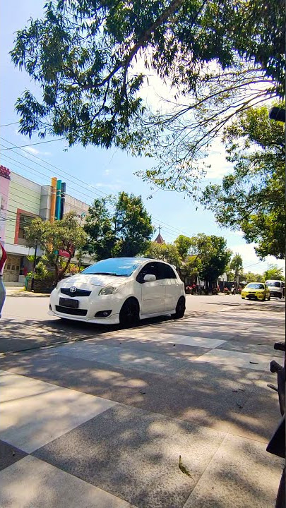 Mobil Putih, Jalan Raya HD | Free Footage