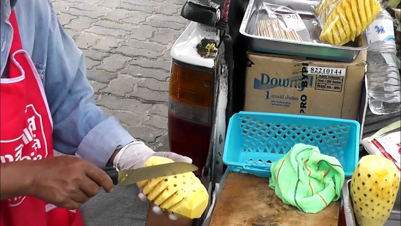 Как чистить паттайю. Как почистить Паттайю. Как чистят ананас в Тайланде.