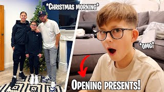 CHRISTMAS MORNING ROUTINE!! *OPENING PRESENTS*