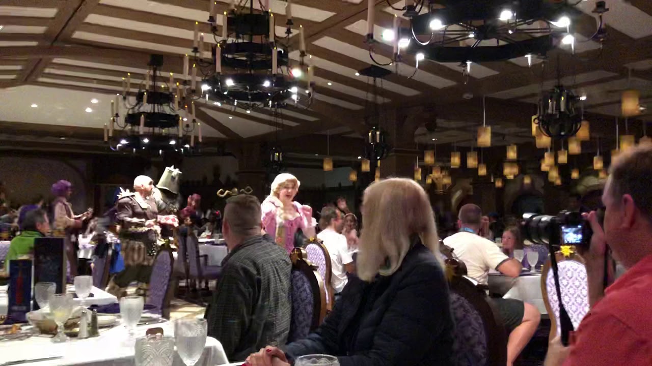mainlander Entertainment at Rapunzel’s Royal Table on the Disney Magic