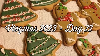 ❆ Belle & Stitch - Vlogmas Day 22 2023 ❆