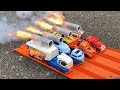 HOT WHEELS TRACK STARS TRUCKS ROCKET POWERED RACE !!