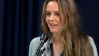 Alicia Silverstone's One-Woman Campaign to Green Up Hollywood