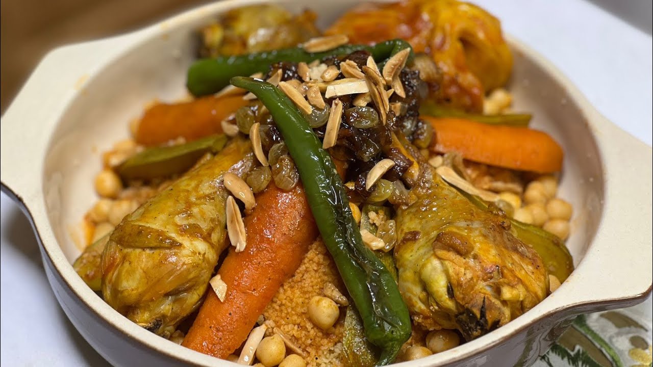 كســـكـــس مغربـــي عدجـــــــــاج عالأصول وطعم بشهّي كتير