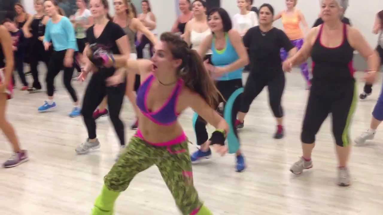 DAME SHAGGY KAT DELUNA TALI ZUMBA MAKHLIS HOLMES PLACE KARMIEL טלי זומבה מחליס הולמס פלייס כרמיאל