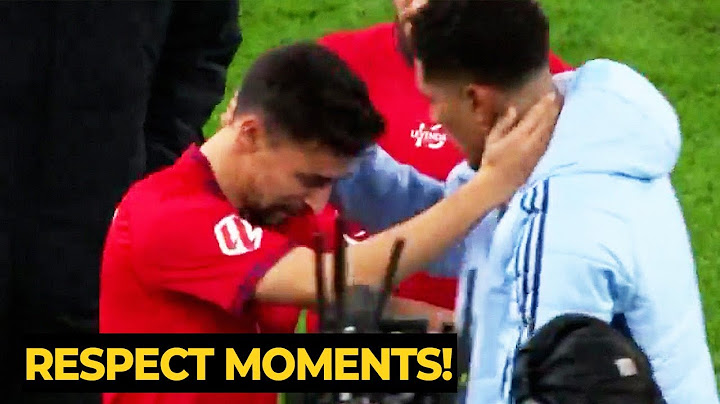 Jude Bellingham embrace Jesús Navas who looks crying as he bids farewell at Santiago Bernabeu