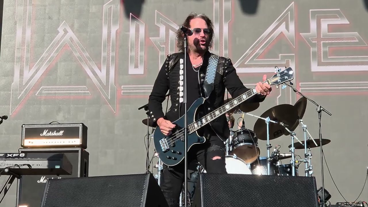 Winger - Stick The Knife In And Twist (Live At Bangers Open Air