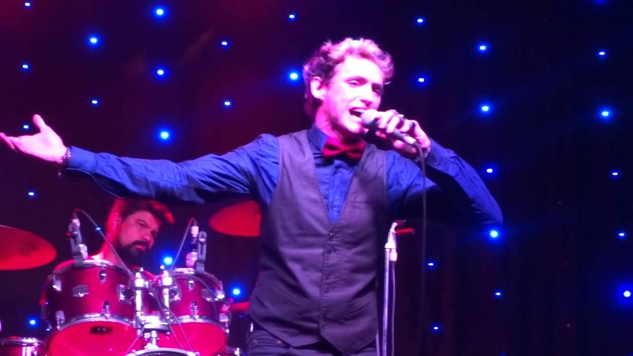 Ricky Vallen - Esperando Aviões