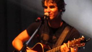 Hey Dragon (live)  Darren Criss