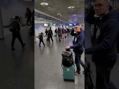 مطار فرانكفورت لم يعجبني قديم ادارة ليست بالمستوى الالماني المعهود