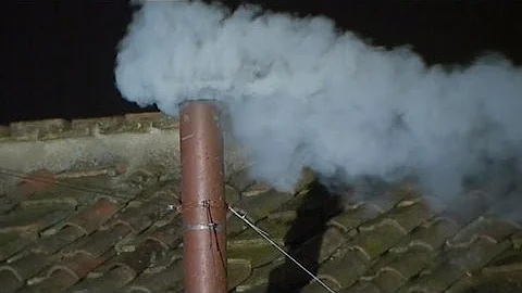 New Pope Selected, White Smoke Pours from Sistine Chapel, Bells Ring in Vatican City - VIDEO - DayDayNews